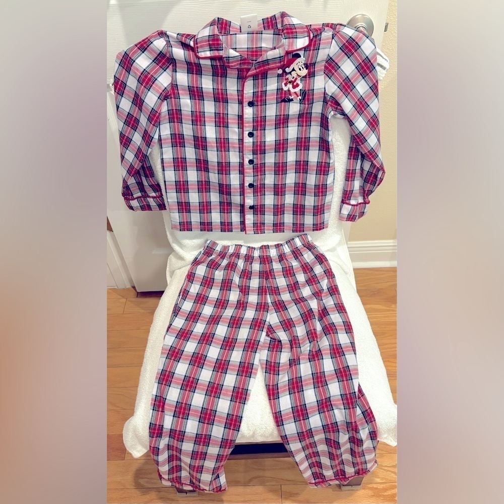 Minnie mouse Christmas PJs girls size 7